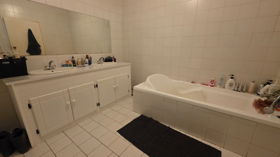 2 Bedroom Property for Sale in Flamwood North West